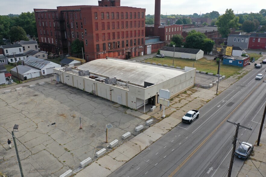 More Photos Of 2421 W Market St, Louisville Freestanding For Sale