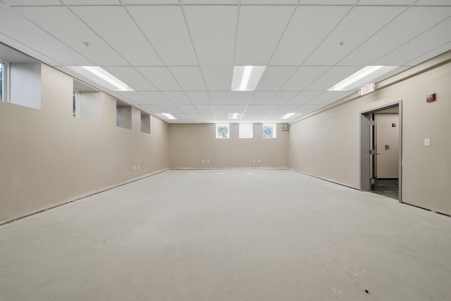 More Photos Of 11 Eldridge St, Lebanon Office For Lease