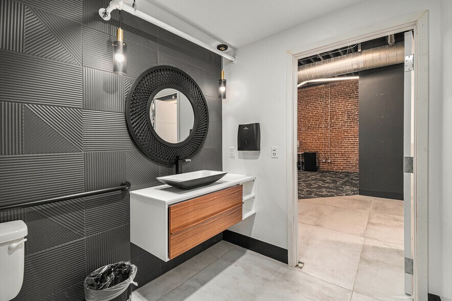 More Photos Of 1209 Harney St, Omaha Office Residential For Sale