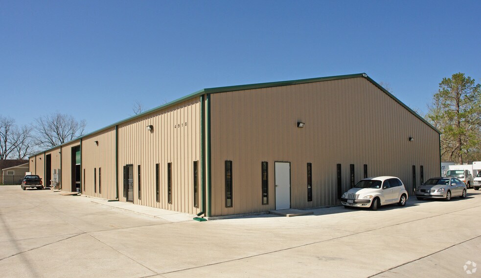 More Photos Of 4920 Pinemont Dr, Houston Manufacturing For Sale