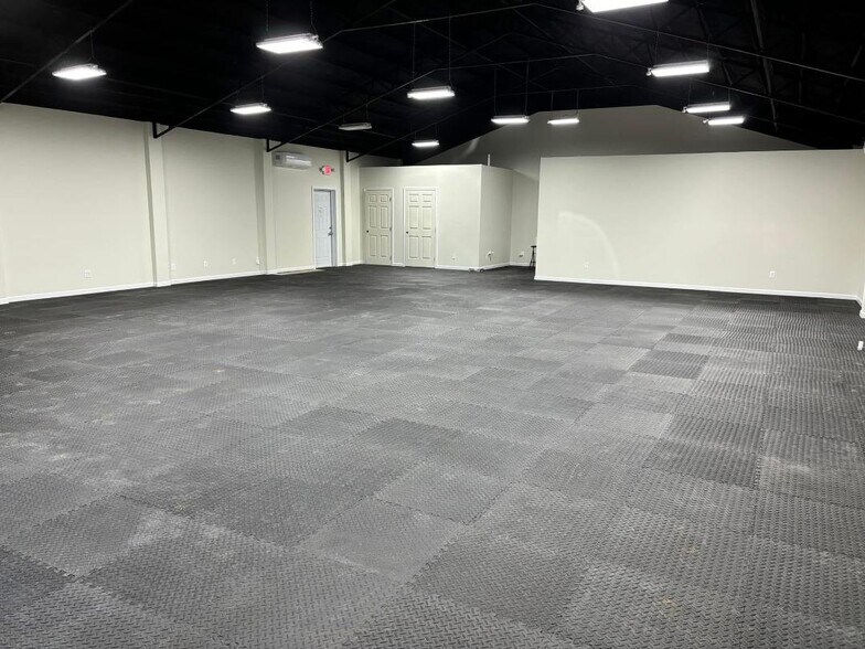 More Photos Of 509 Trammell St, Atmore General Retail For Sale