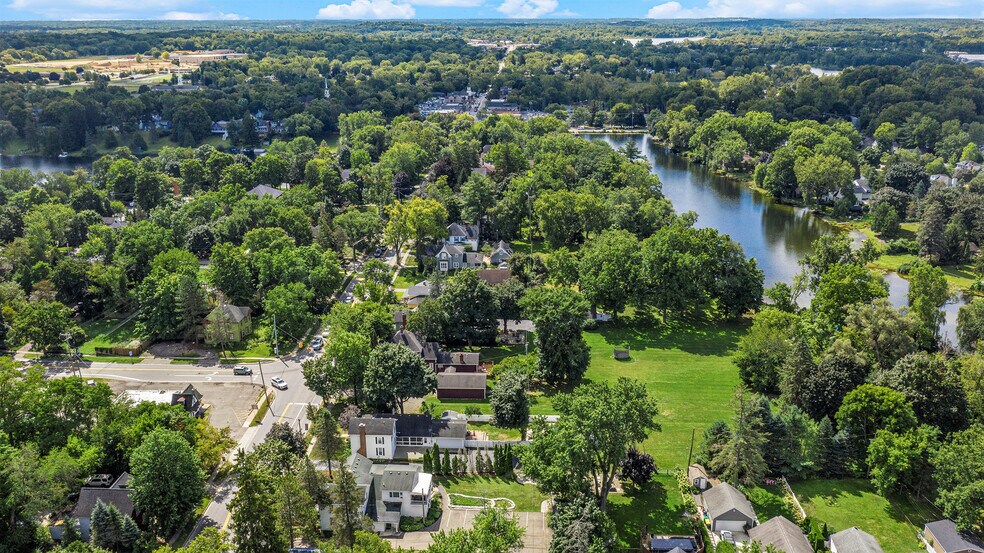 More Photos Of 155 N Main St, Clarkston Hospitality For Sale