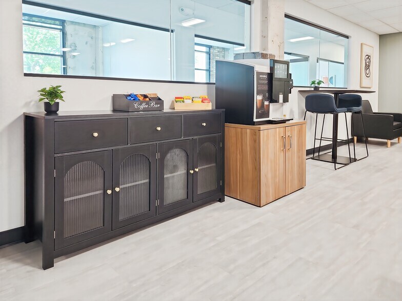 More Photos Of 540 N Broadway, Green Bay Coworking Space