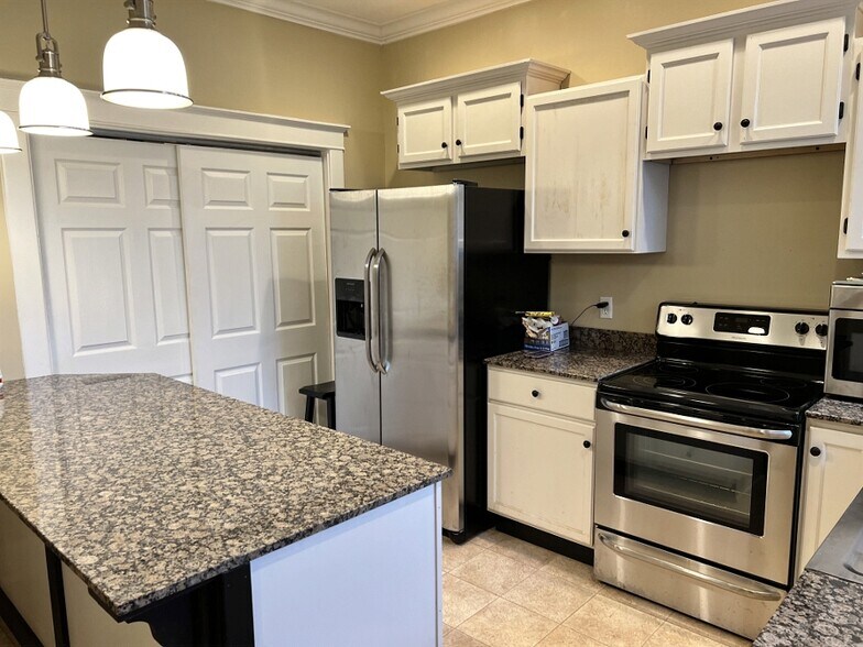 More Photos Of 401 Adams Ave, Evansville Multifamily For Sale