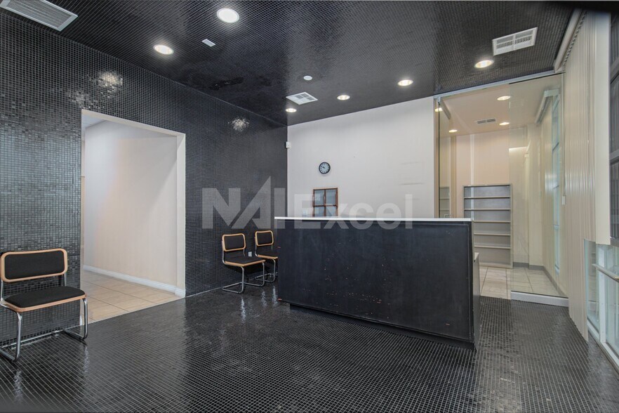 More Photos Of 1669 W Horizon Ridge Pky, Henderson Office For Sale