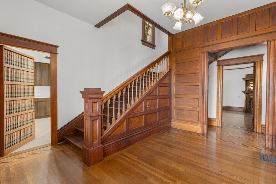 More Photos Of 721 E Main St, Ventura Office Residential For Sale