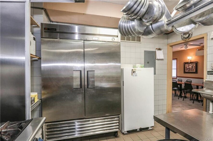 More Photos Of 954 Pembroke Rd, Bethlehem Restaurant For Sale