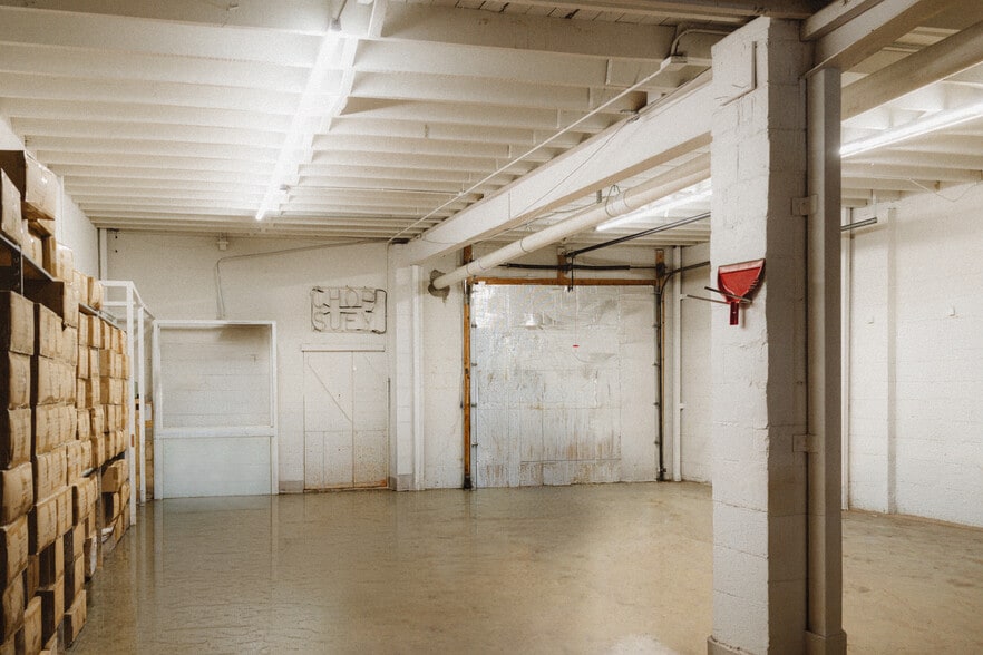 More Photos Of 2564 Michigan Ave, Detroit Storefront Retail Residential For Sale