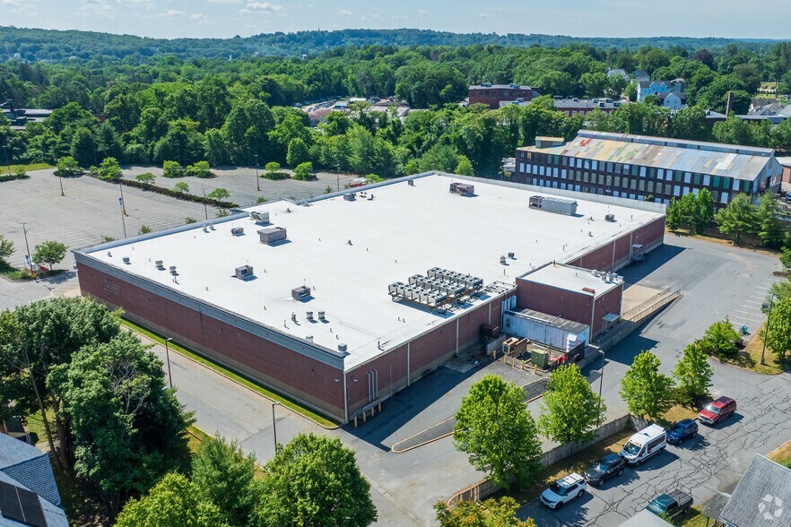 More Photos Of 50 Cambridge St, Worcester Supermarket For Lease