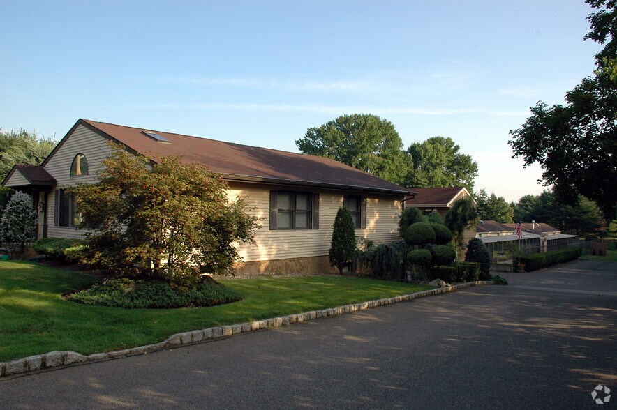 More Photos Of 134 Route 520, Marlboro Veterinarian Kennel For Sale