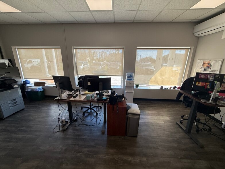 More Photos Of 51 Boston Post Rd, Madison Unknown For Lease