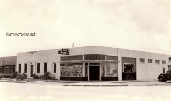 More Photos Of 221 6th St N, Texas City General Retail For Sale