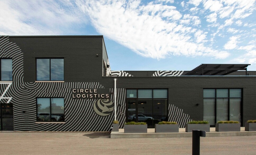 More Photos Of 1200 N Branch St, Chicago Office For Lease