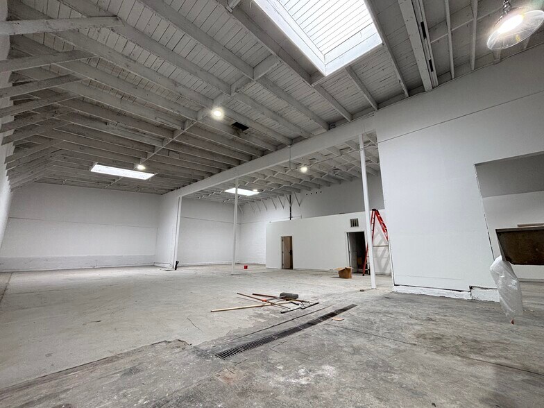 More Photos Of 1562-1566 Bancroft Ave, San Francisco Warehouse For Lease