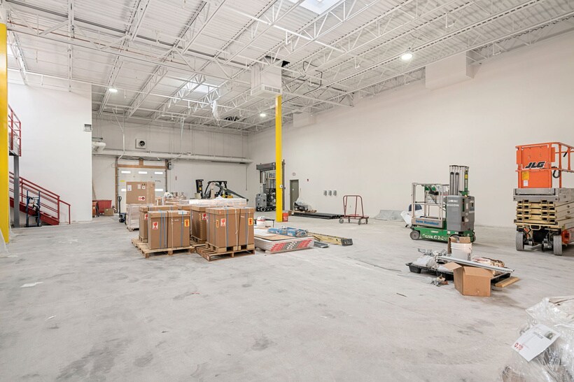 More Photos Of 16 Jonspin Rd, Wilmington Flex For Lease