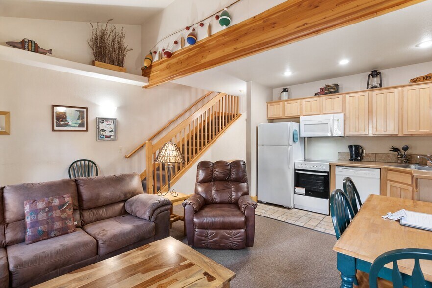 More Photos Of 777 E Highway 24, Woodland Park Hotel For Sale