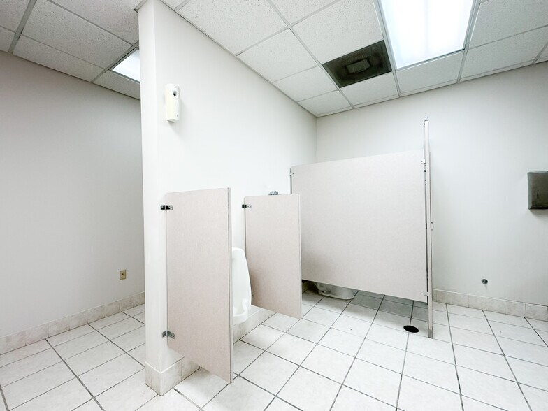 More Photos Of 2115 Harden Blvd, Lakeland Medical For Lease