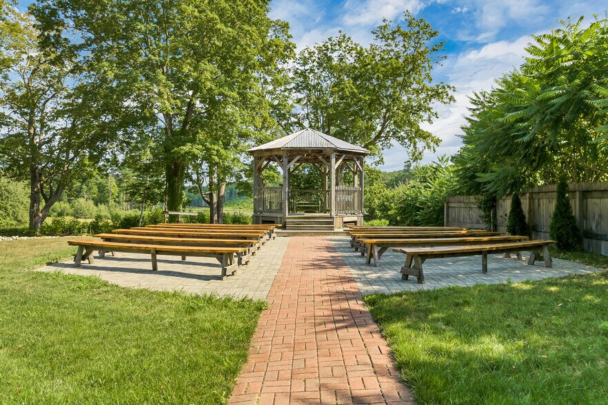 More Photos Of 521 Calef Hwy, Epping Specialty For Sale