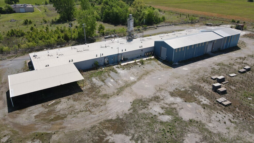 More Photos Of 611 Azalea Dr, Muskogee Warehouse For Sale