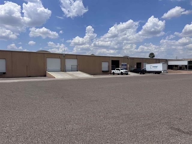 More Photos Of 801 Union Pacific Blvd, Laredo Warehouse For Lease