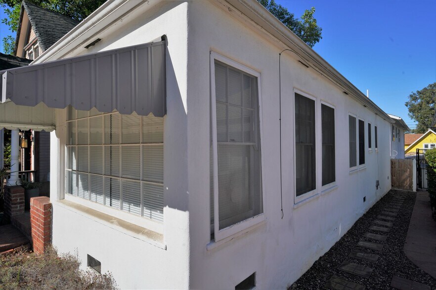 More Photos Of 3552 Front St, San Diego Apartments For Sale