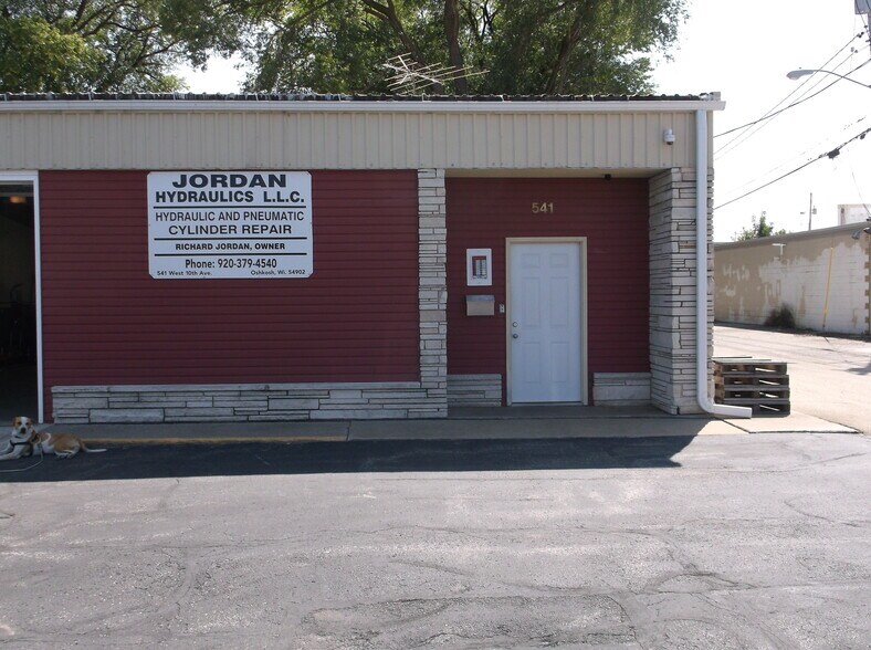 More Photos Of 541 W 10th Ave, Oshkosh General Retail For Sale