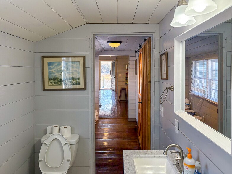 More Photos Of 732 Valley Ridge Rd, Swansea Land For Lease