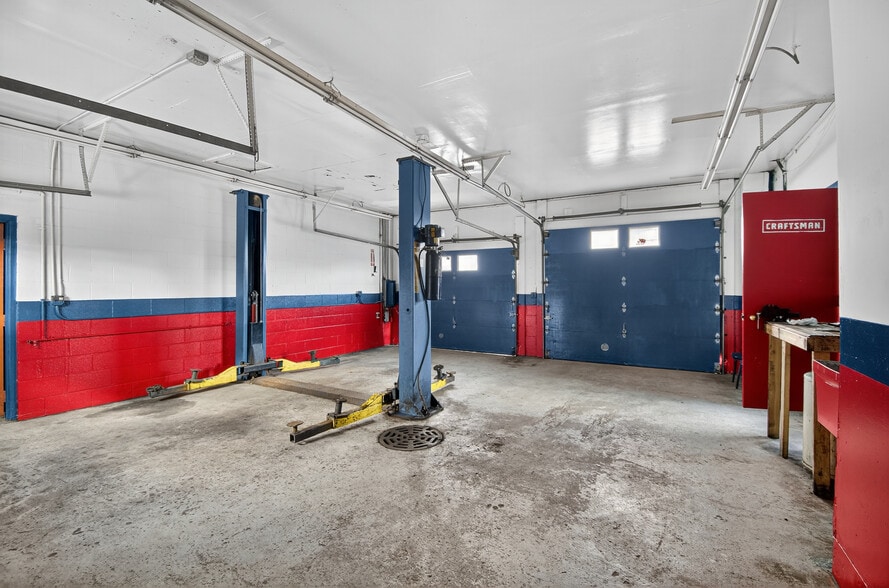 More Photos Of 4418 Douglas Ave, Racine Auto Dealership For Sale