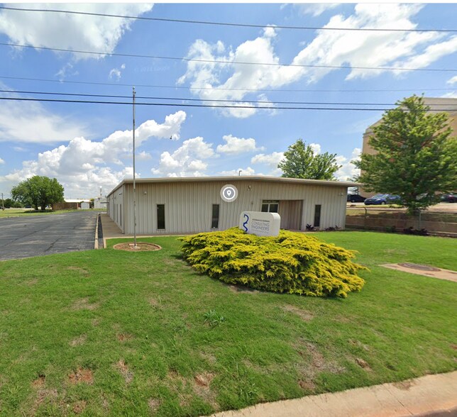 More Photos Of 5749 NW 72nd St, Oklahoma City Office For Sale