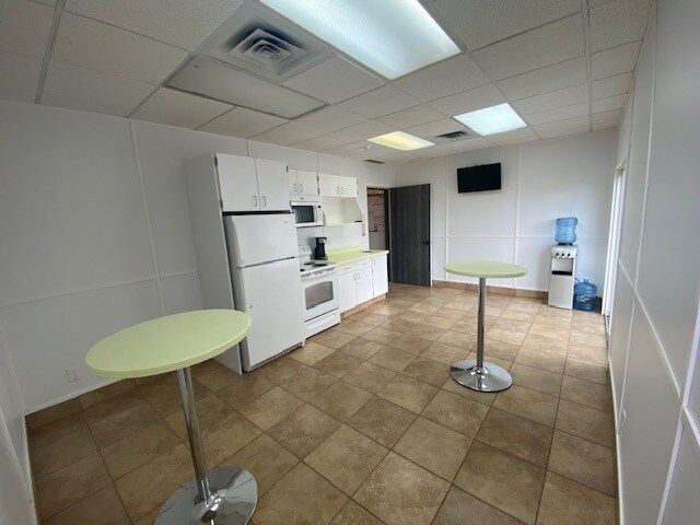 More Photos Of 8420 South Ave, Youngstown Manufacturing For Sale
