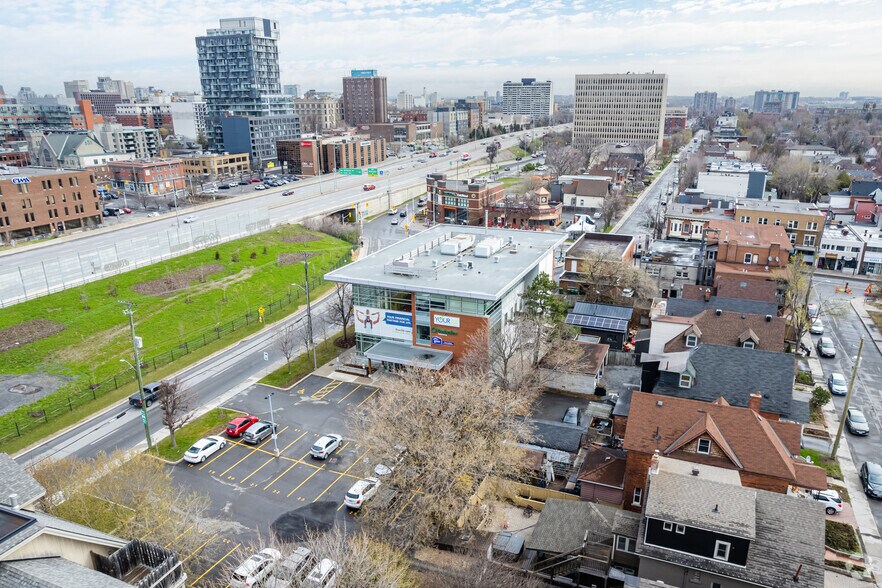 More Photos Of 14 Chamberlain Ave, Ottawa Office For Lease