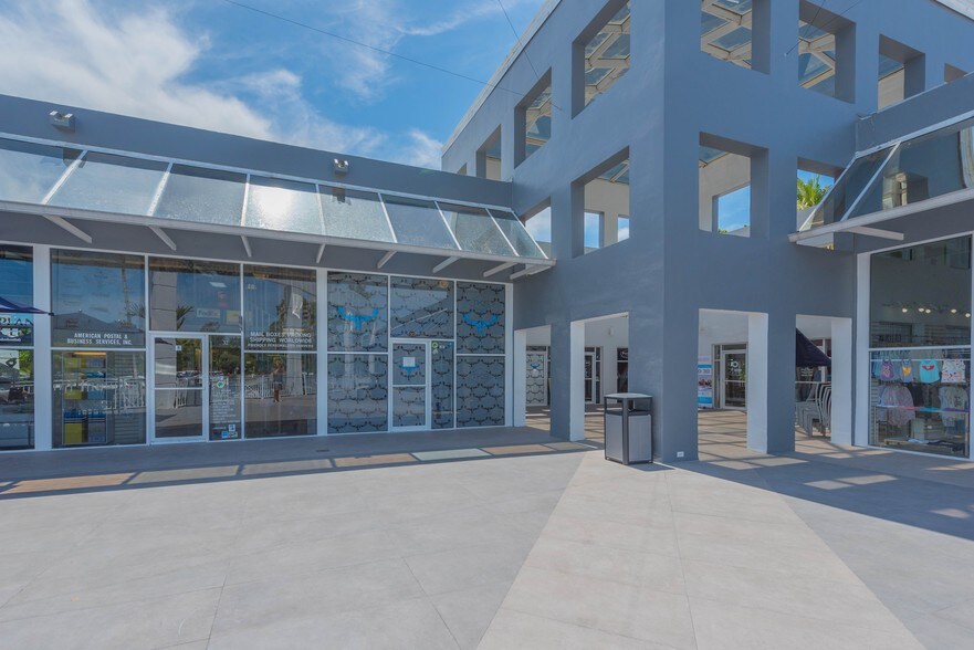 More Photos Of 260 Crandon Blvd, Key Biscayne Bank For Lease