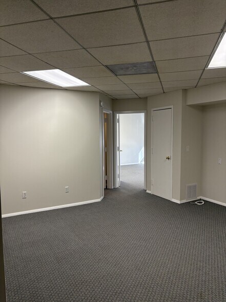 More Photos Of 44 Broadway, Greenlawn Office For Lease