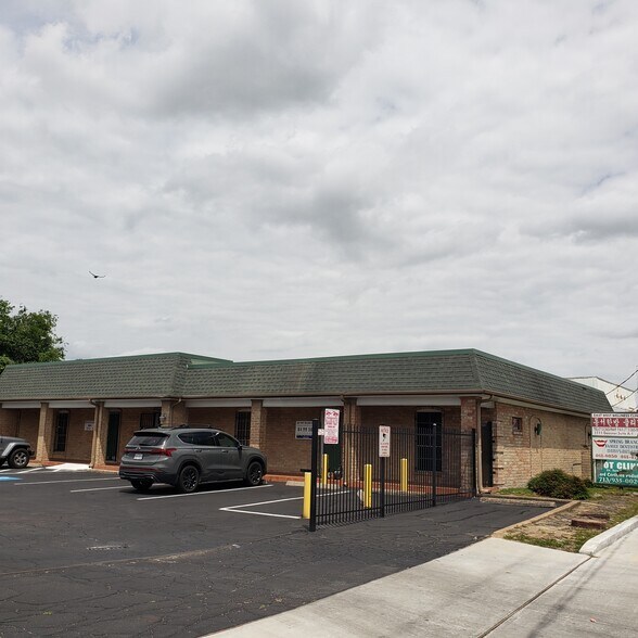 More Photos Of 1111 Gessner Rd, Houston Medical For Lease