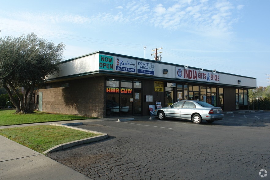 More Photos Of 1737 W Caldwell Ave, Visalia Freestanding For Lease