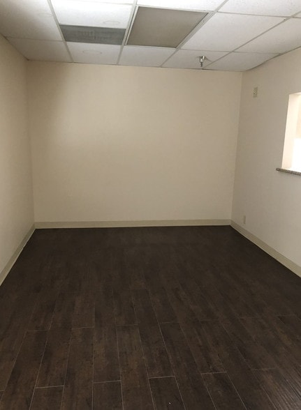 More Photos Of 81880 Dr Carreon Blvd, Indio Medical For Lease