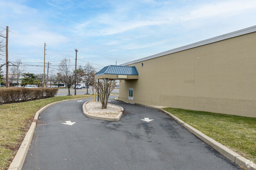 More Photos Of 6305 Middlesex Mall, South Plainfield Unknown For Lease