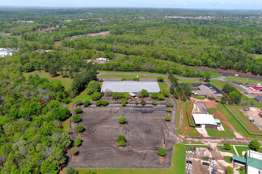 More Photos Of 200 Vista Rdg, Palestine Office For Sale