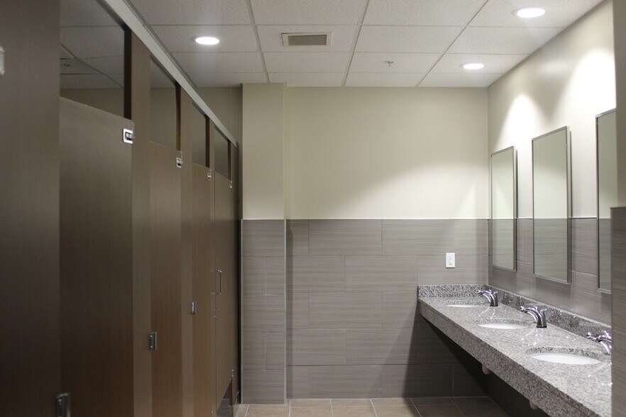 More Photos Of 171 Service Ave, Warwick Unknown For Lease