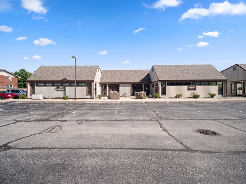 More Photos Of 5933 Stoney Creek Dr, Fort Wayne Office Residential For Sale