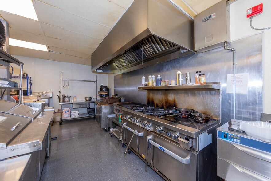 More Photos Of 1820 E 30th St, Cleveland Sports And Entertainment For Sale