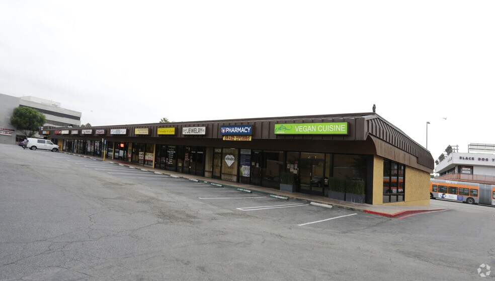 More Photos Of 14423-14431 Ventura Blvd, Sherman Oaks Restaurant For Lease