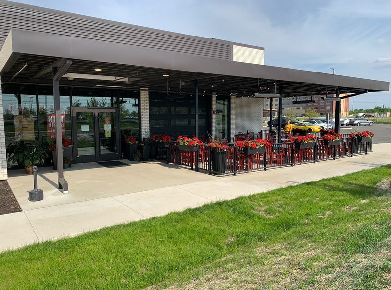 More Photos Of 10180 Diebold Rd, Fort Wayne Restaurant For Sale