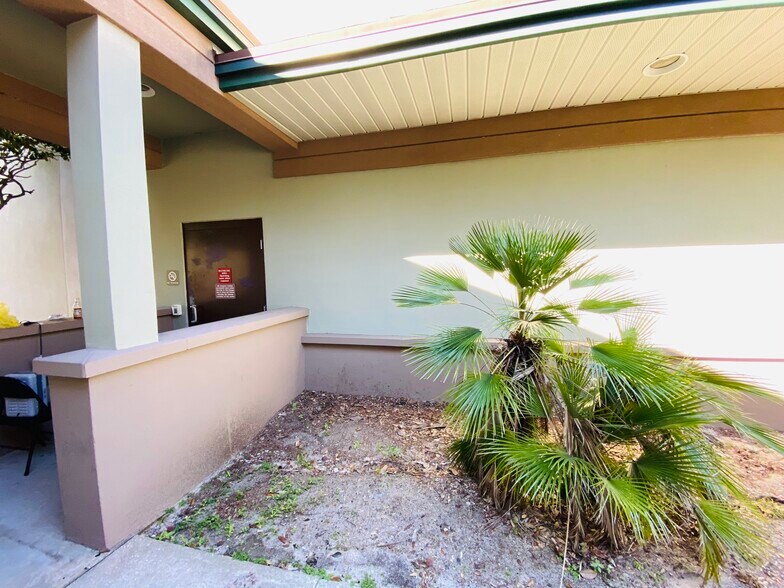 More Photos Of 404 Hall of Fame Dr, Lake City Medical For Lease