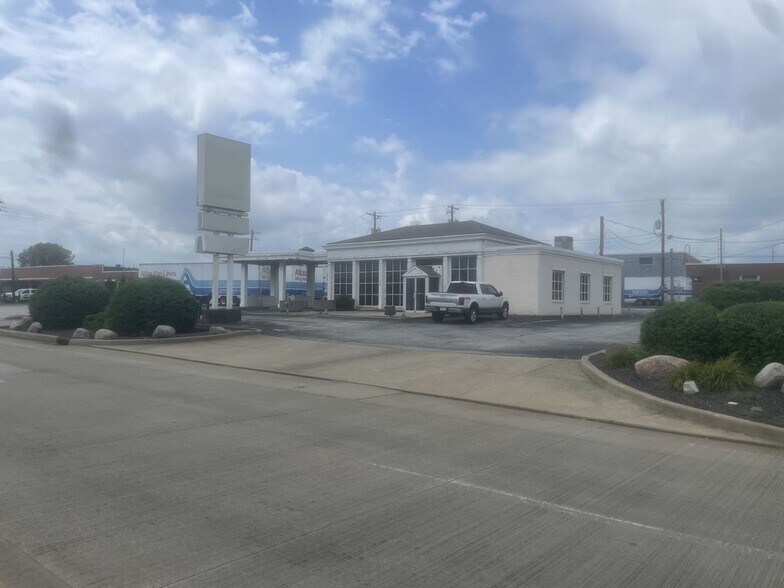 Primary Photo Of 2230 N Fares Ave, Evansville Freestanding For Lease