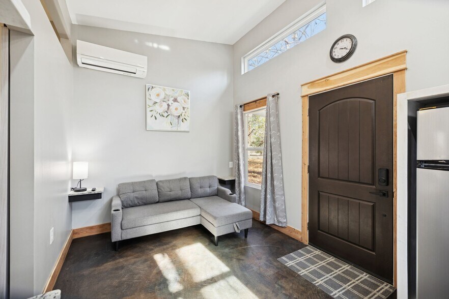 More Photos Of 3158 Summertown Hwy, Summertown Hotel For Sale