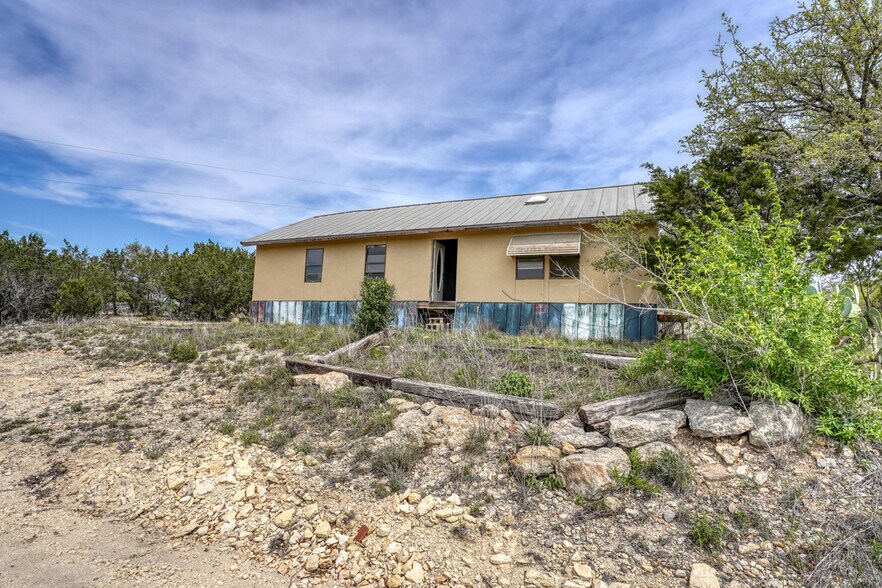 More Photos Of 8662 US 281 hwy, Blanco Land For Sale