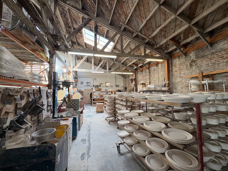 More Photos Of 5743 Horton St, Emeryville General Retail For Lease