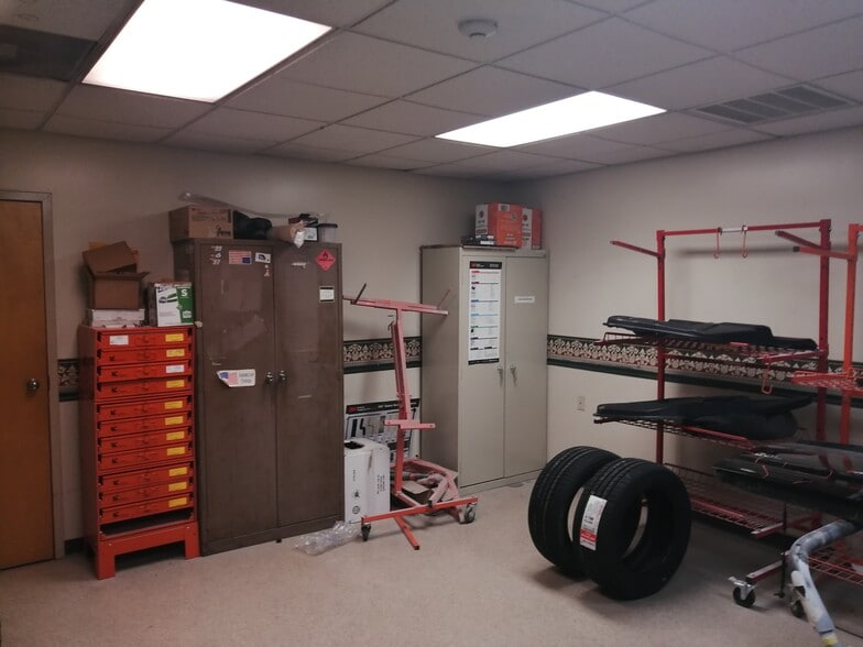 More Photos Of 120 Church St, Hagerstown Auto Repair For Sale