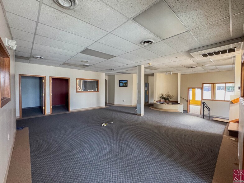 More Photos Of 199 Oakwood Ave, West Hartford Medical For Sale